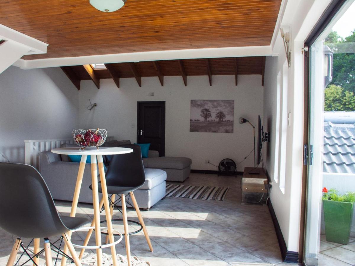 Zwelakho Furnished Apartments The Cube Joanesburgo Exterior foto