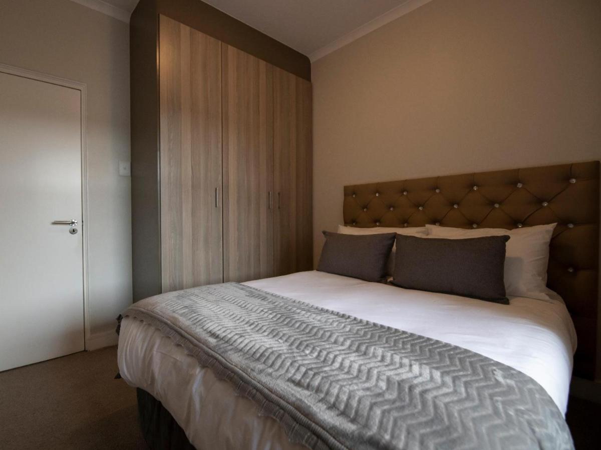 Zwelakho Furnished Apartments The Cube Joanesburgo Exterior foto