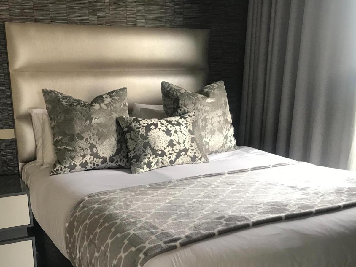 Zwelakho Furnished Apartments The Cube Joanesburgo Exterior foto