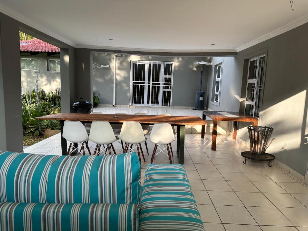 Zwelakho Furnished Apartments The Cube Joanesburgo Exterior foto