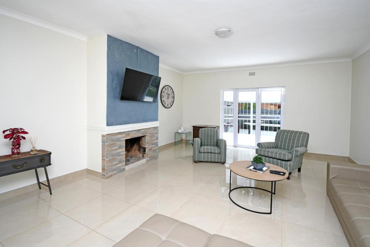 Zwelakho Furnished Apartments The Cube Joanesburgo Exterior foto