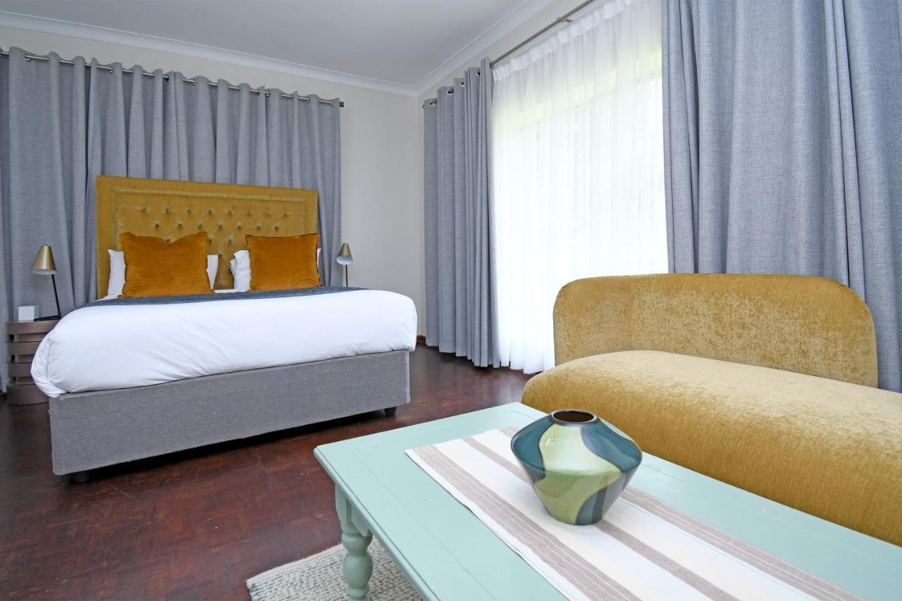 Zwelakho Furnished Apartments The Cube Joanesburgo Exterior foto
