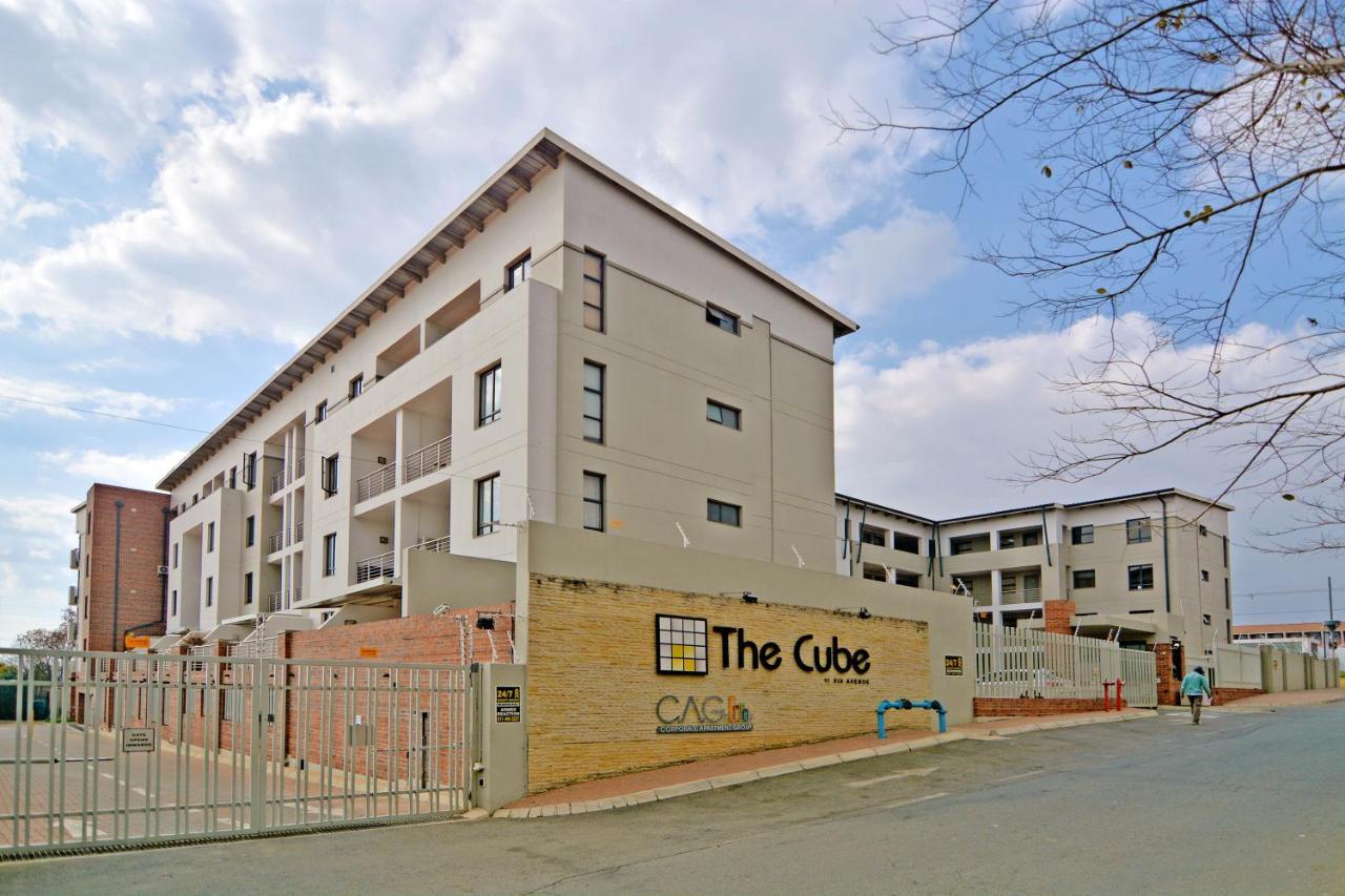 Zwelakho Furnished Apartments The Cube Joanesburgo Exterior foto