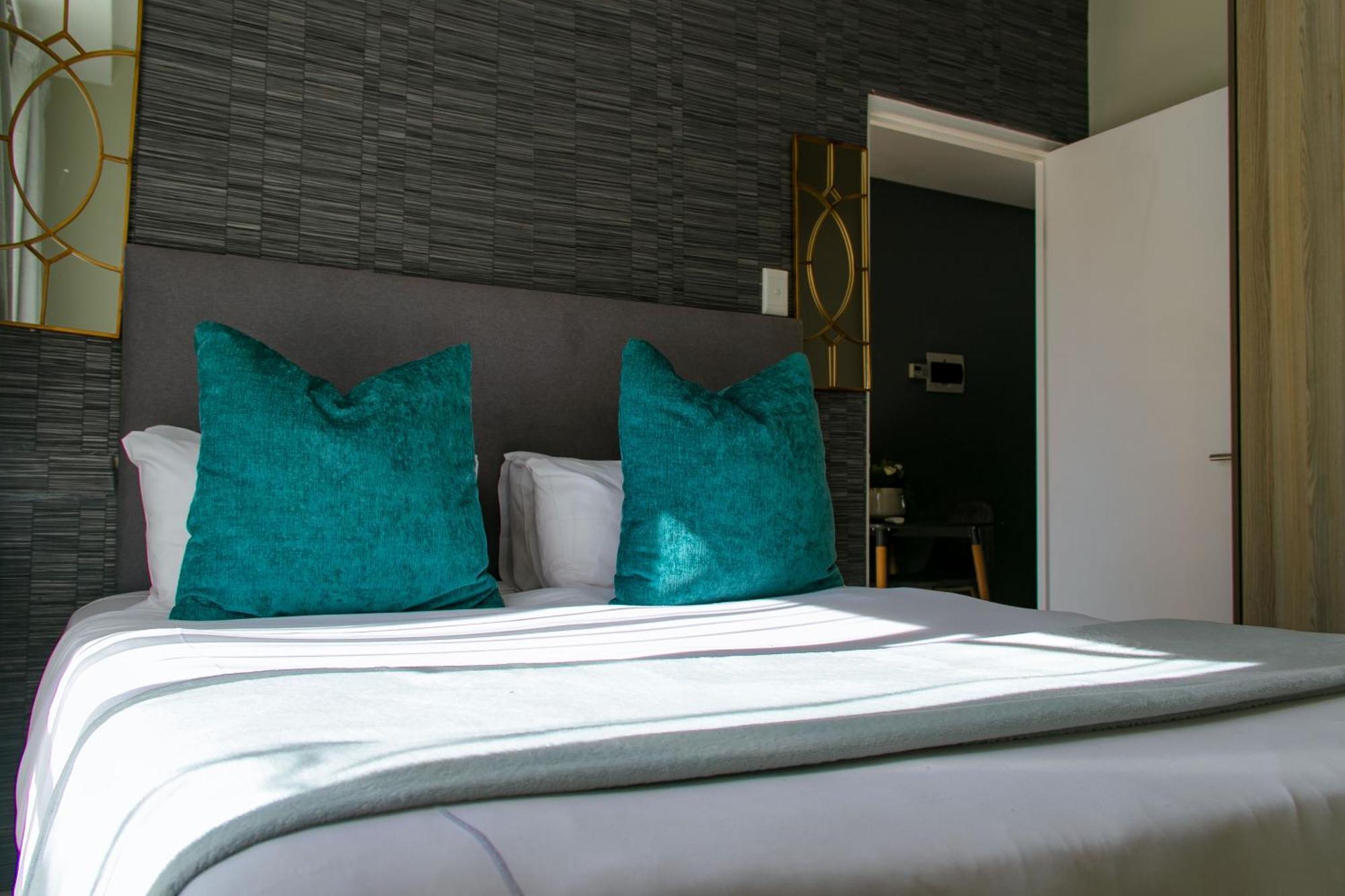 Zwelakho Furnished Apartments The Cube Joanesburgo Exterior foto